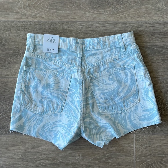 White and Blue Patterned High-Rise Zara Shorts - Picture 2 of 4